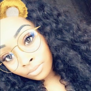 Meet your Posher, Fredneisha